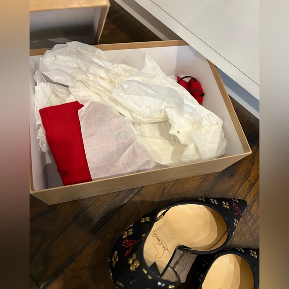 Louboutin heels - Picture 2 of 8